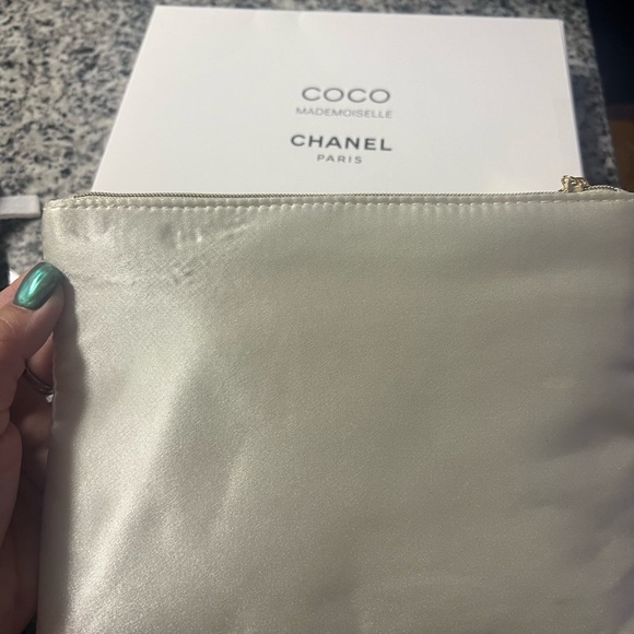 Coco Chanel make up bag - Picture 3 of 6